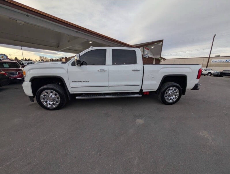 2017 GMC SIERRA 200HD DENALI